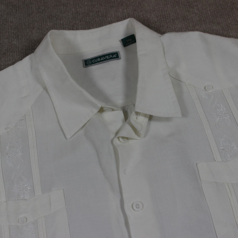 Cubavera Mens XXL White Guayabera Short Sleeve Embroidered Button Down Shirt
